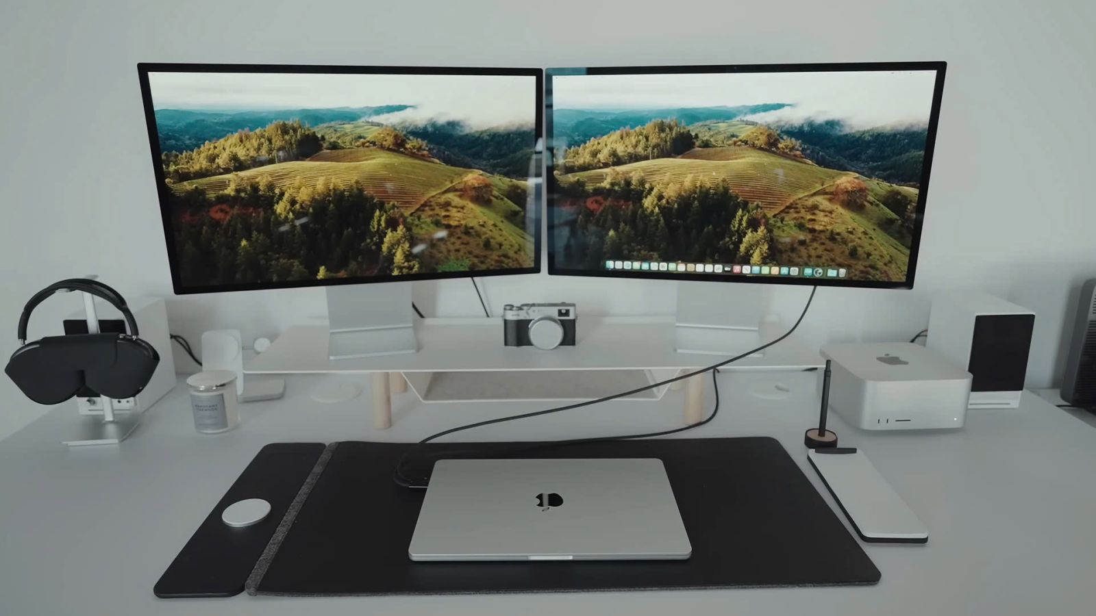 MacBook Air M3 hỗ trợ kết nối hai màn hình ngoài