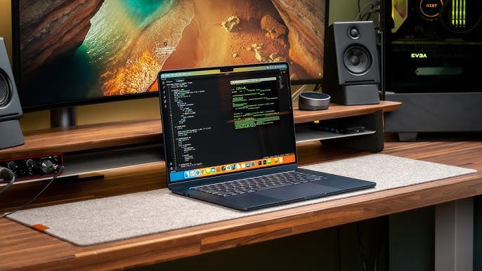 Với RAM 16GB, MacBook Air M2 dễ dàng xử lý các phần mềm đồ họa, phần mềm nặng mượt mà, không giật lag