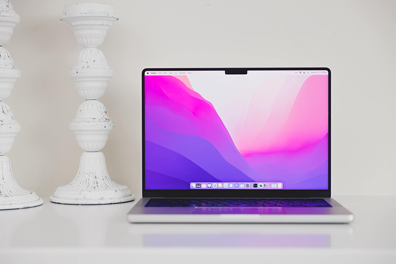 2.4 MacBook Pro 2021 và 2023